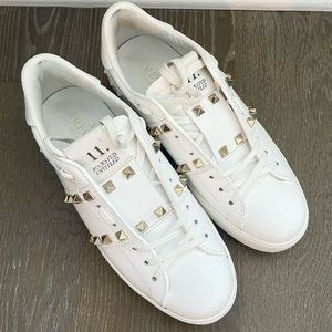 Valentino Garavani Rockstud Untitled white calfskin sneaker